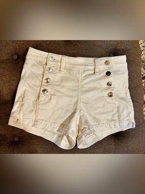 American Eagle Next Level Stretch White shorts with buttons!